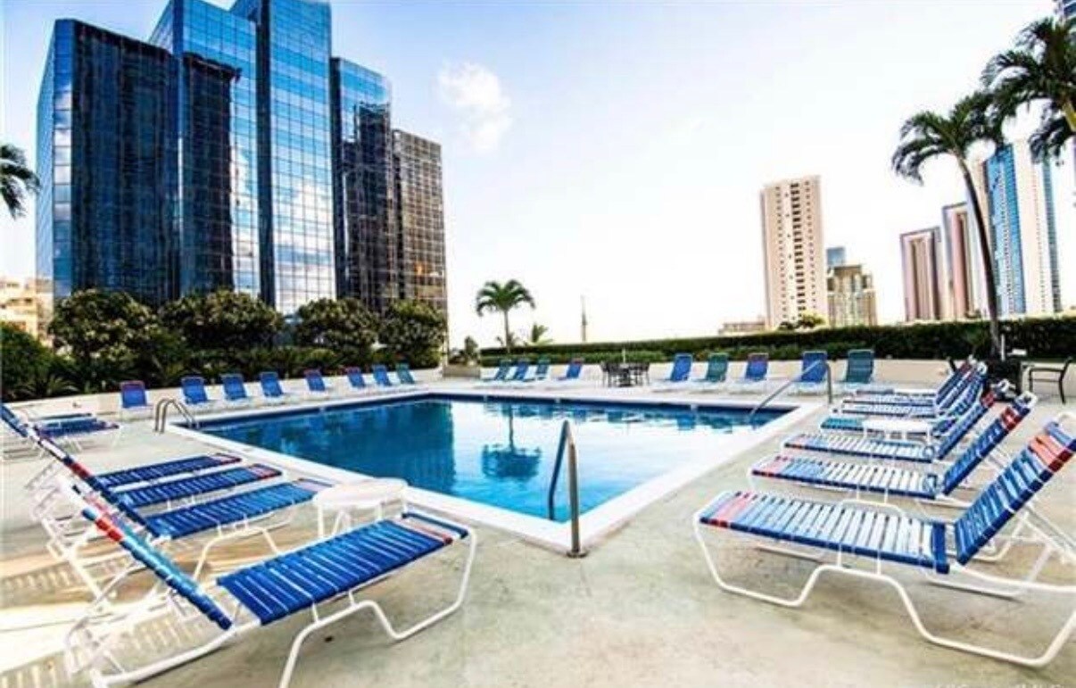 Building Photo - 876 Curtis St