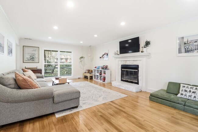 Building Photo - 3Bed/2.5Bath Family Home in Snee Farms