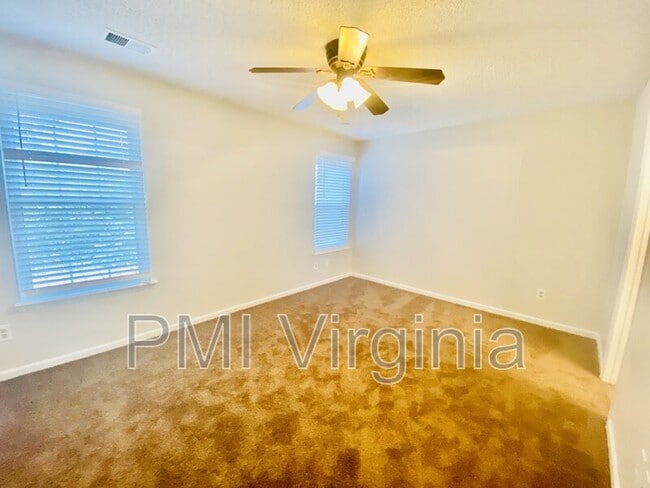 Building Photo - 5142 Settlers Park Dr