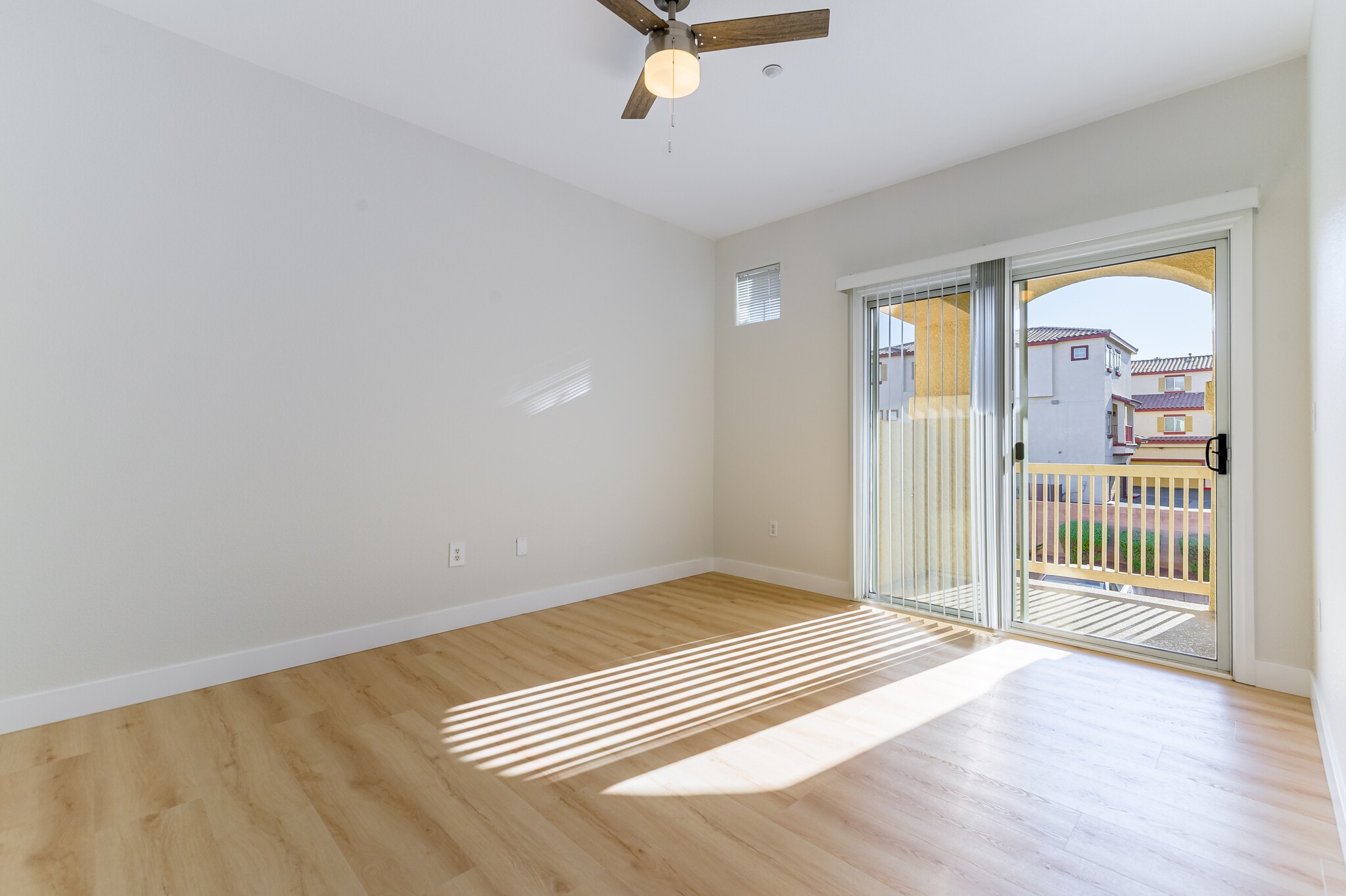 Building Photo - 5855 Valley Dr