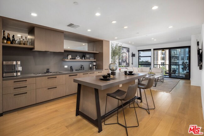 Building Photo - 10777 Wilshire Blvd