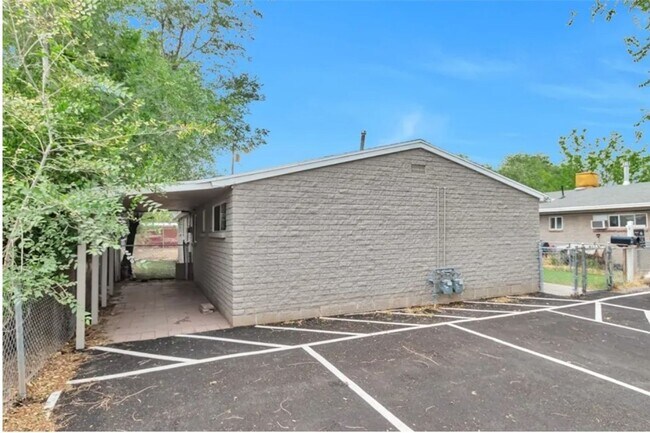 Building Photo - 2650 8990 W