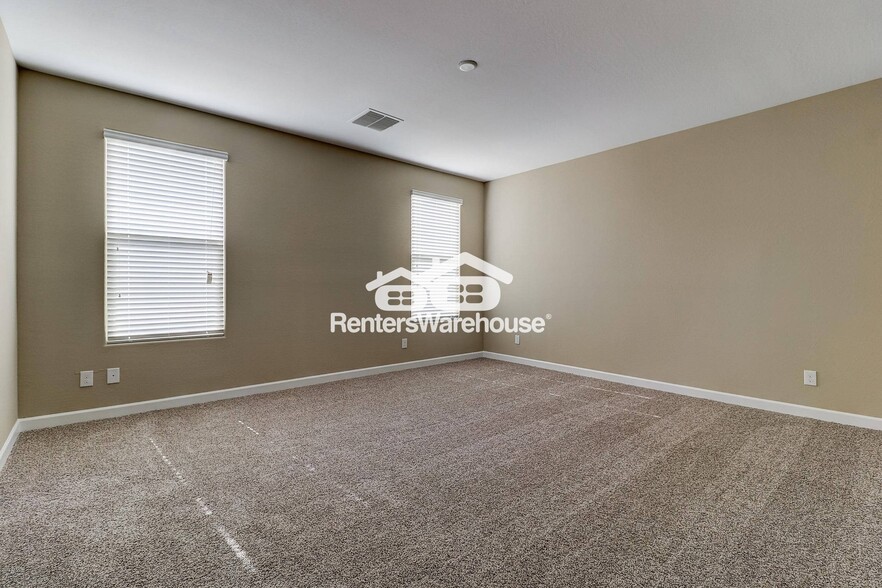 Building Photo - 41023 W Crane Dr