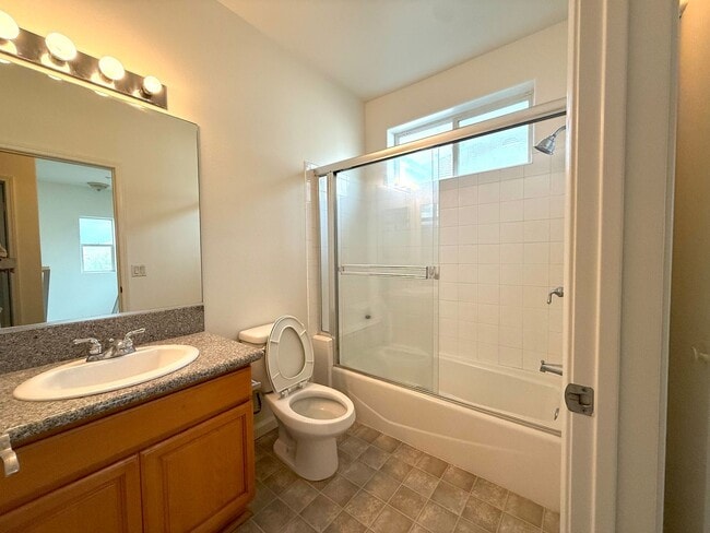 Building Photo - 2054