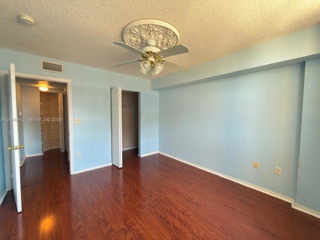 Building Photo - 1801 N Flagler Dr