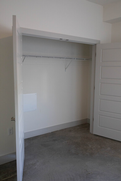 Closet - 376 Herron Dr