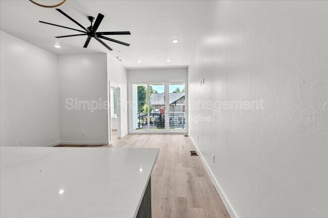 Building Photo - 1625 NW 16th St