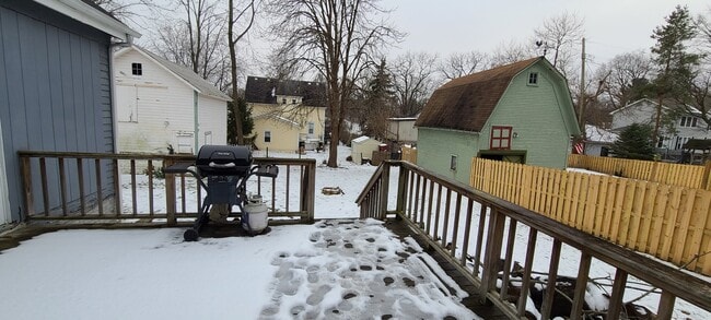 Back Deck - 403 W Washington St