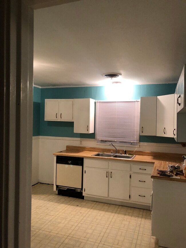 Building Photo - 22 Longview Dr