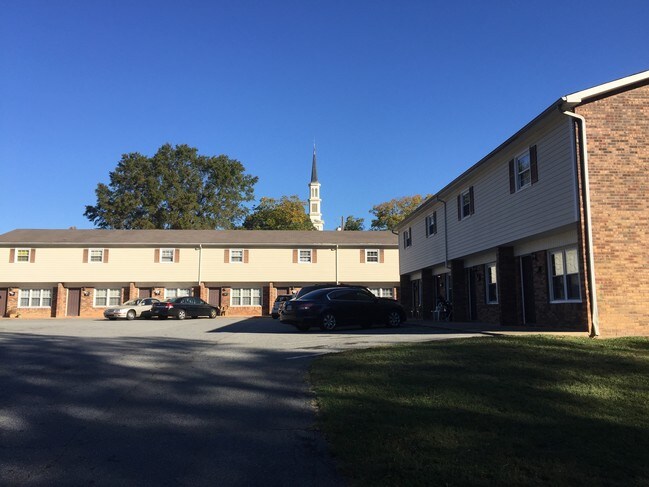 Building Photo - 402 N Myrtle School Rd