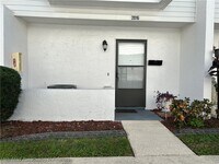 Building Photo - 2016 Lakeview Dr