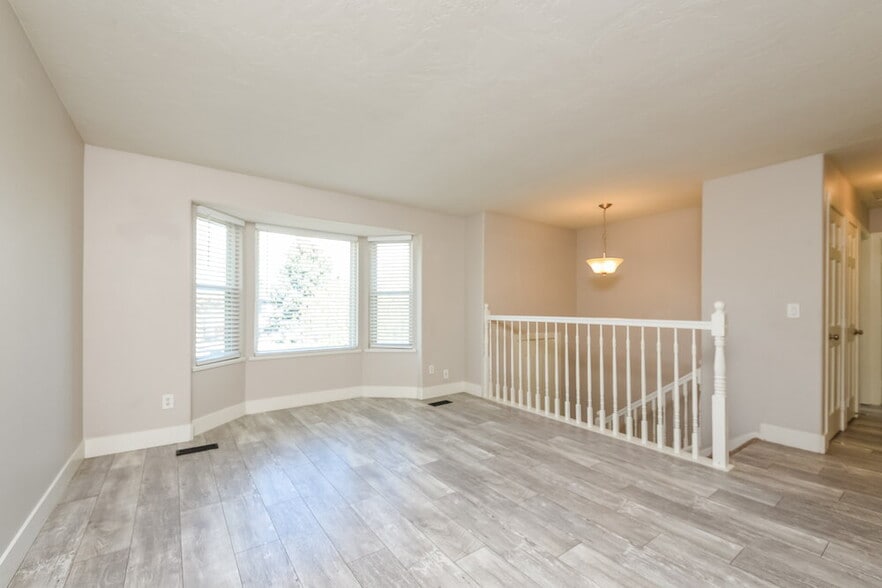 Building Photo - 4901 Banquet Ave