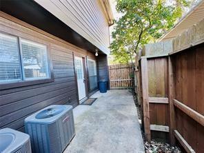 Building Photo - 2601 S Braeswood Blvd