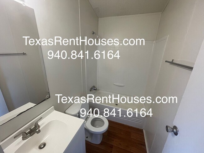 Building Photo - Charming 3 Bedroom, 2 Bath Home Near Legac...