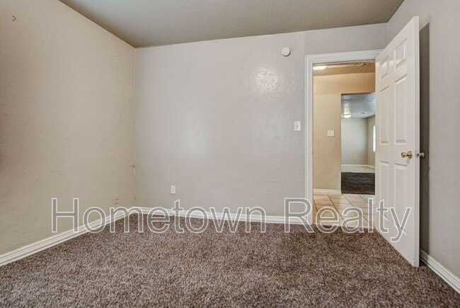 Building Photo - 1506 NE 43rd St