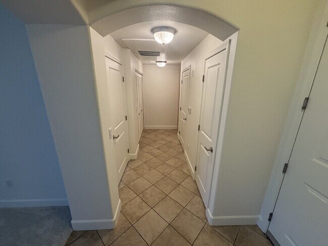 Building Photo - Beautiful 2 Bed, 2 Bath Apartment Home in The Phoenician – Resort-Style Living in Roseville!