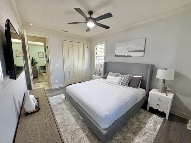 Building Photo - 414 SE 21st Terrace