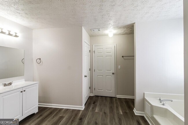 Building Photo - 6455 Alford Cir