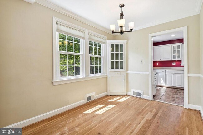 Building Photo - 5203 Elsmere Ave