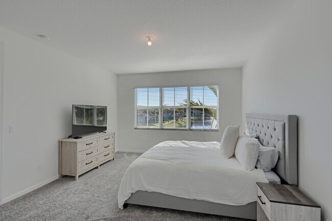 Building Photo - 12937 Trevi Isle