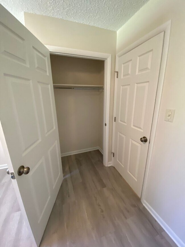 Building Photo - North AVL - Totally renovated 2 bedroom, 1...