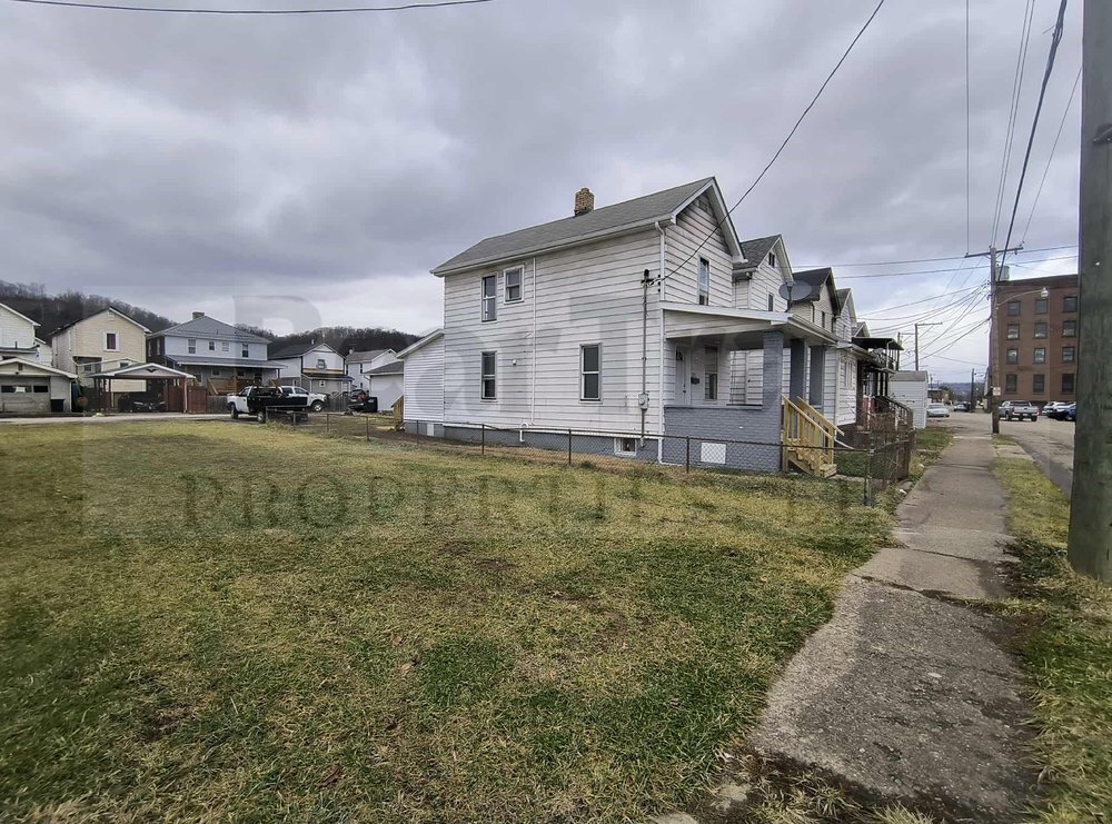Building Photo - 2231 Charles St