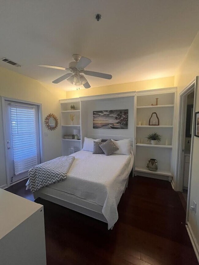 Building Photo - Stunning Two Bedroom Condo - Fully Furnished - Mira Vista - James Island