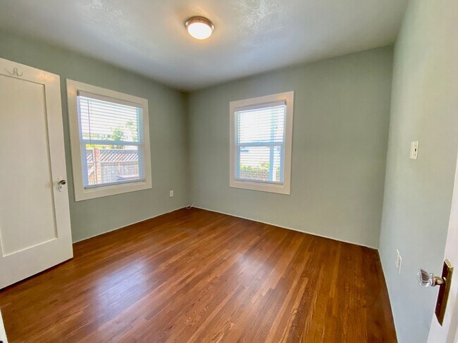 Building Photo - Craftsman Two Bedroom House! w/ Garage! NO...