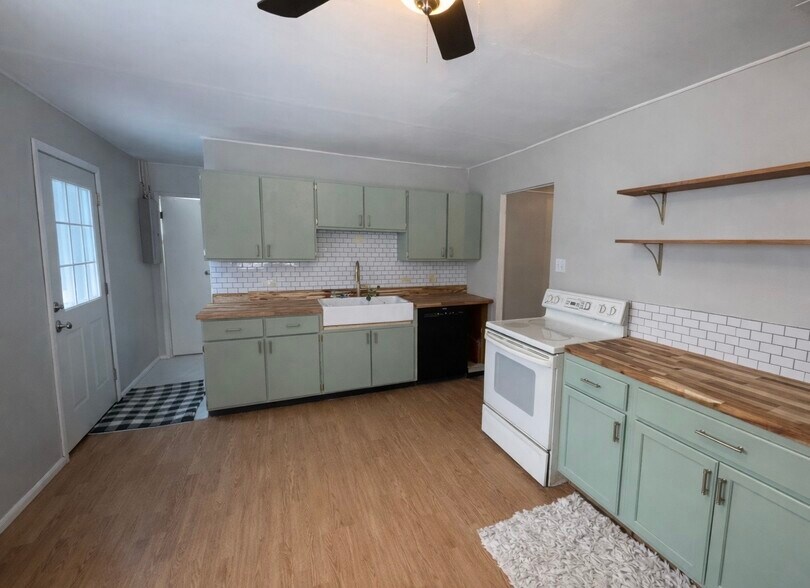 Building Photo - 439 Rosewood Ct