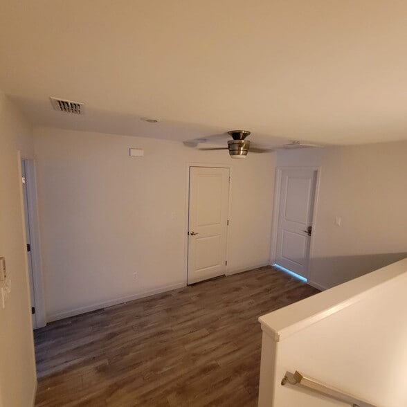 Laundry Room - 1121 W Cano St