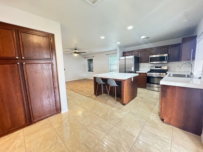 Building Photo - 3310 Robin Nest Ct