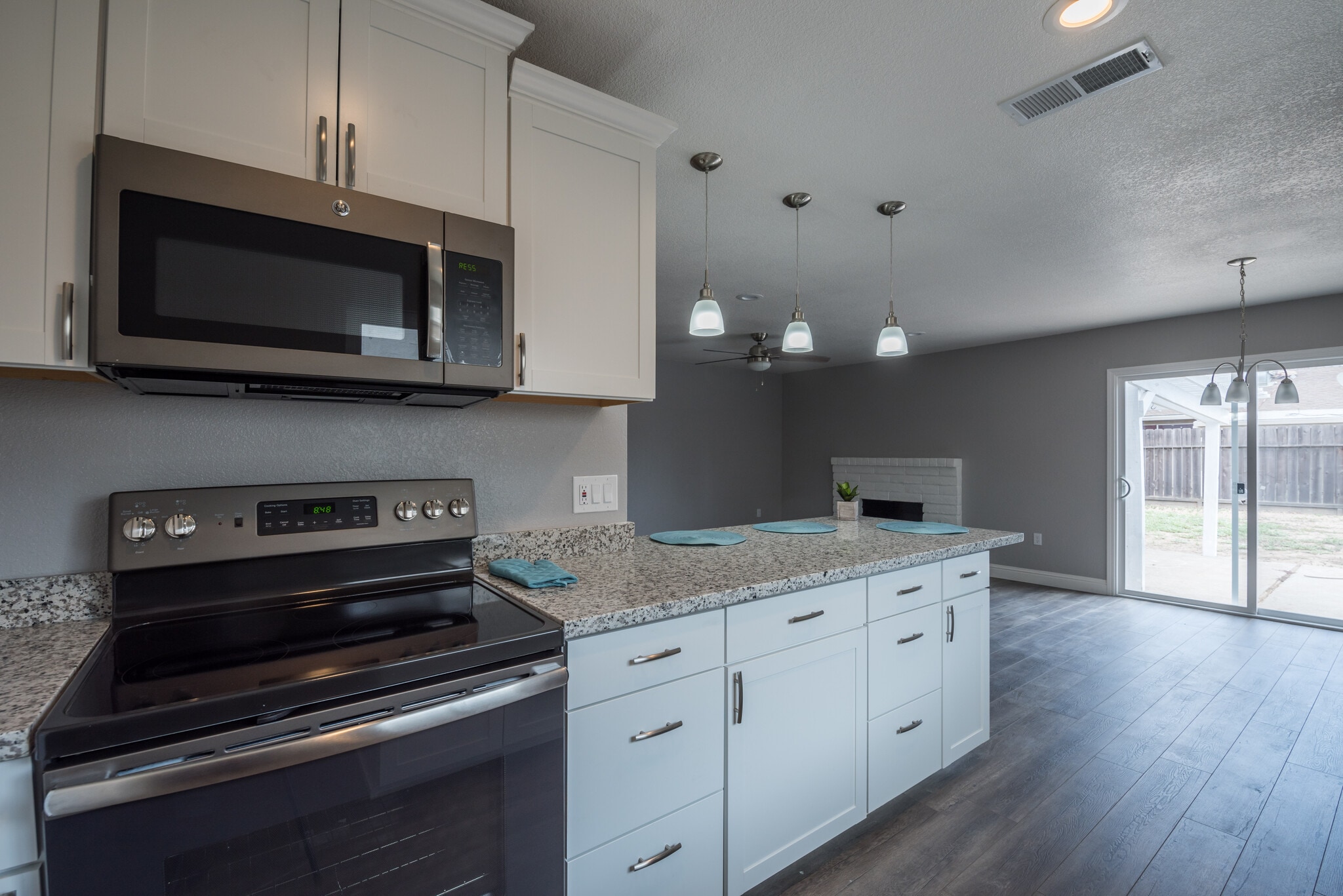 Building Photo - 569 Argonaut St