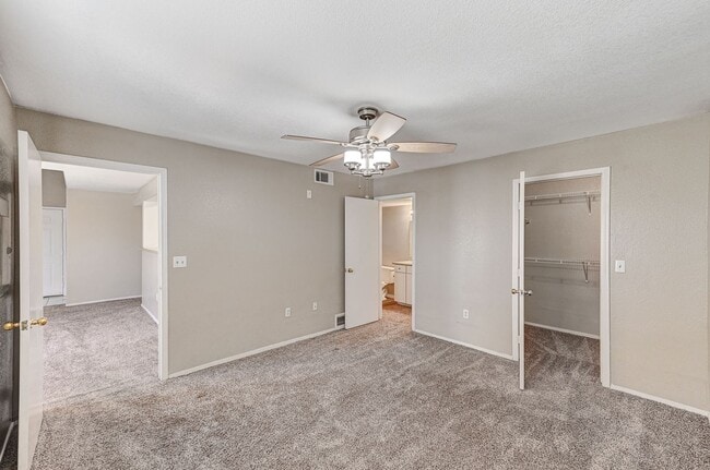 Building Photo - 555 E Silverado Ranch Blvd