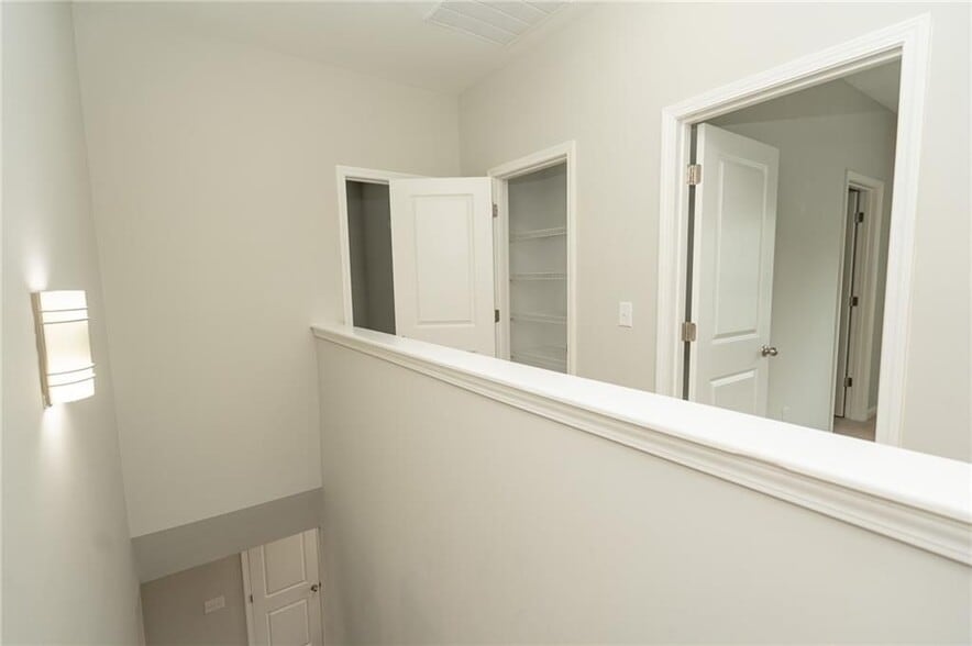 Building Photo - 369 Hardy Water Dr SE