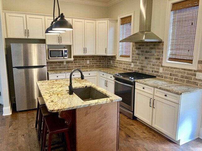 Building Photo - Executive Living in Sage Meadows Country Club