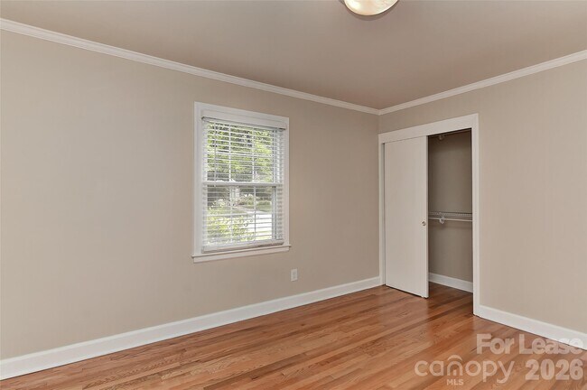 Building Photo - 420 Seneca Pl