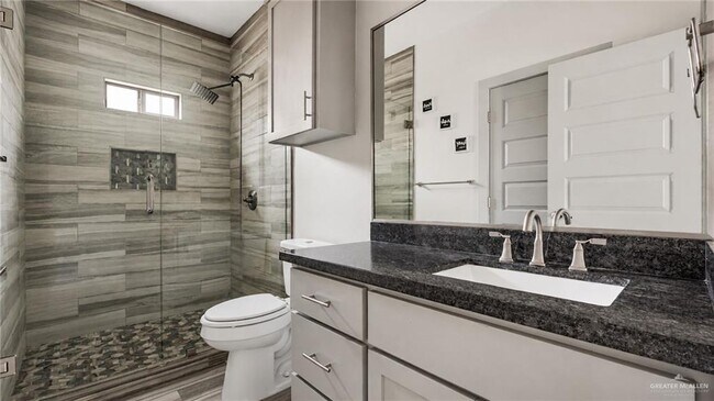 Building Photo - 18 Taxco Ct