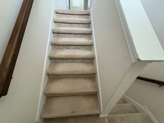 Building Photo - 50% OFF FIRST MONTH RENT* - 5 Bedroom 4 Ba...