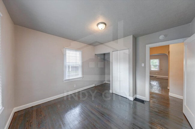 Building Photo - 4430 Crittenden Ave