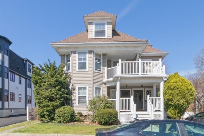 Building Photo - 21 Bentley St