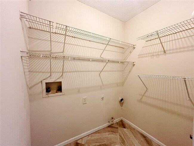 Building Photo - 2896 Landington Way NW