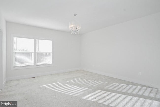 Building Photo - 44734 Roosevelt Sq