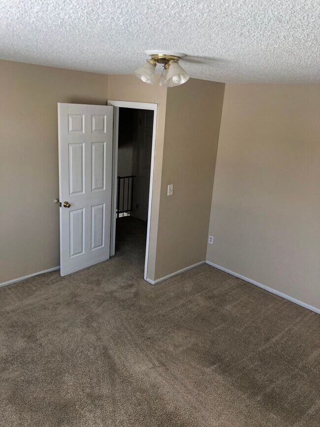 Building Photo - Coming-Soon- 4BR/2BA SINGLE FAMILY HOME