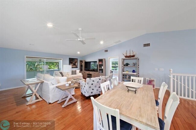 Building Photo - 4255 NE Sunset Dr