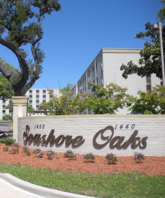 Primary Photo - 1440 Beach Blvd