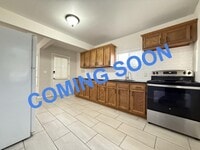 Building Photo - 154 Sylvester St