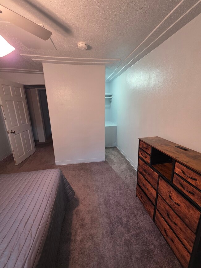 Building Photo - 505 S 10th St