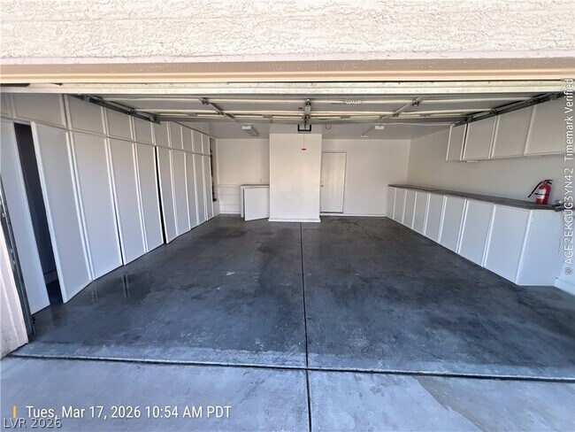 Building Photo - 7309 La Mona Ct