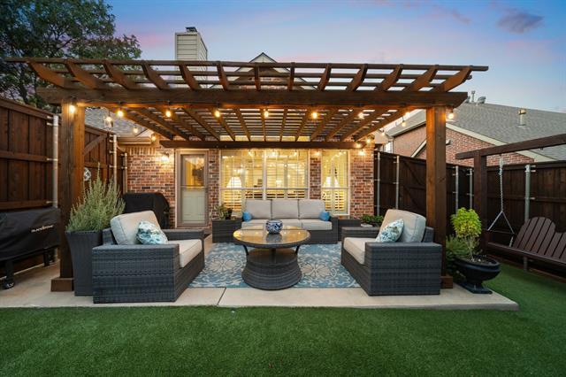 Building Photo - 14881 Holly Leaf Dr