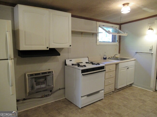 Building Photo - 500 J Mountain Dr